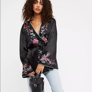 FREE PEOPLE Embroidered Floral Satin Blazer🌹
